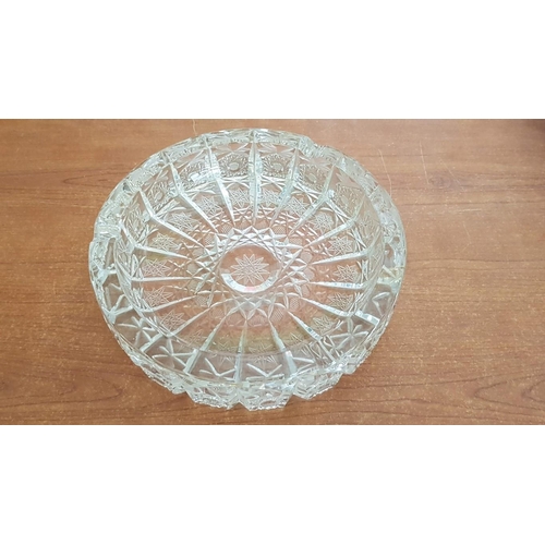 226 - Large / Heavy Bohemia Crystal Ashtray (Approx. Ø: 20cm, H: 5cm)