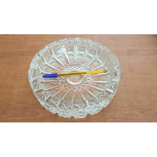 226 - Large / Heavy Bohemia Crystal Ashtray (Approx. Ø: 20cm, H: 5cm)