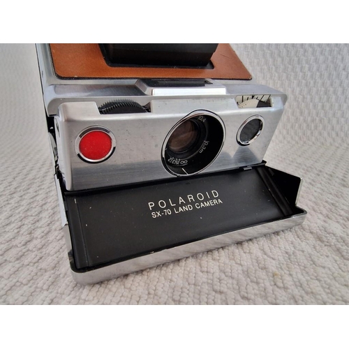 107 - Vintage Polaroid SX-70 Land Camera