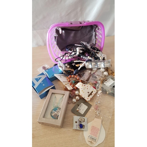 475 - Huge Collection of Assorted Costume Jewellery; Necklaces, Earrings, Bracelets, Keyrings, Rings, etc,... 