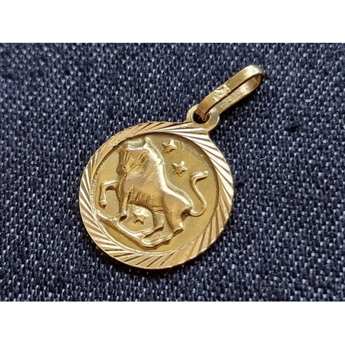 132 - 18ct Gold Round Pendant with Taurus Zodiac Star Sign, (Approx. Ø: 12mm, 0.6g)