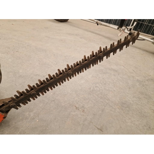 84 - Stihl HS 60AV Petrol Hedge Trimmer, (Nb. Untested and a/f)