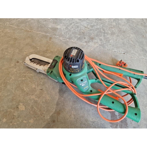 80A - Black & Decker 'Alligator' Chainsaw (Model: GK1050), * Basic Test and Working when Lotted *