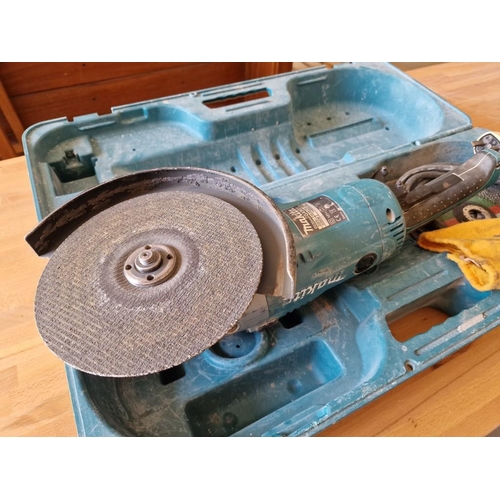 80C - Makita Large Angle Grinder, (Model: GA9020), Ø: 230mm, 2200w, in Fitted Carry Case with Spare Blades... 