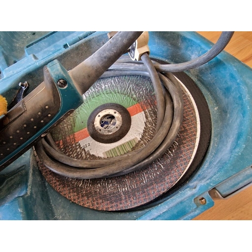 80C - Makita Large Angle Grinder, (Model: GA9020), Ø: 230mm, 2200w, in Fitted Carry Case with Spare Blades... 