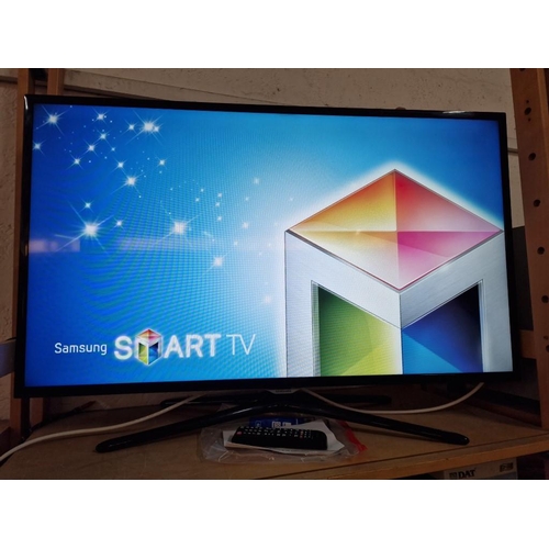 124 - Samsung 46'' Smart TV; Model: UE46F5500AW, with Remote Control, * Basic Test and Working *