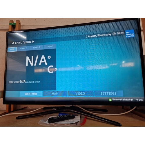 124 - Samsung 46'' Smart TV; Model: UE46F5500AW, with Remote Control, * Basic Test and Working *