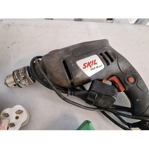 470 - Collection of Power Tools; Bosch Router, Skil 500 Watt Drill, Hitachi D13T Drill (110v) and Angle Gr... 