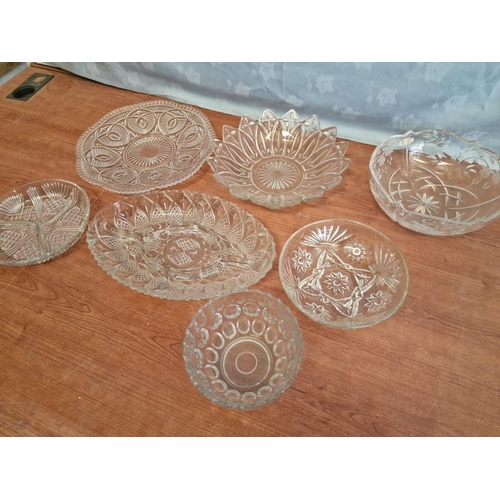 86 - Collection of 7 x Vintage Glass Bowls / Dishes, (7)