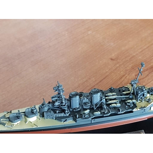 160 - 2 x Scale Model Ships; 'Bismark' (71341010 and 'HMS Hood' (7134103) with Original Boxes, by Edition ... 