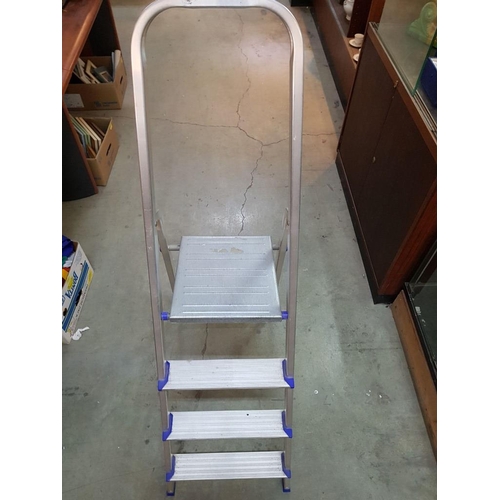 181 - Aluminium Folding Step Ladder