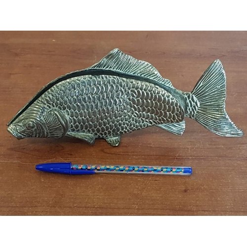 455 - White Metal Fish Shape Napkin Holder, (Approx. 22 x 9cm)
