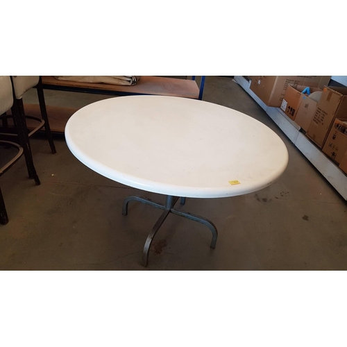 65 - Round Garden / Patio Table with Metal Pedestal Leg, (Approx. Ø: 100cm, H: 66cm)