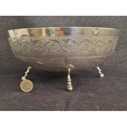 101 - Large Silver 4-Footed Fruit Bowl with Decorative Band, (Approx. Ø: 24.5cm, H: 11cm, Weight: 750g, .8... 