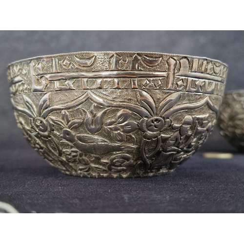 31 - Matching Pair of Decorative Hand Made Silver Bowls, (Approx. Ø 11.5cm, H: 5cm, Total Weight 273g), (... 