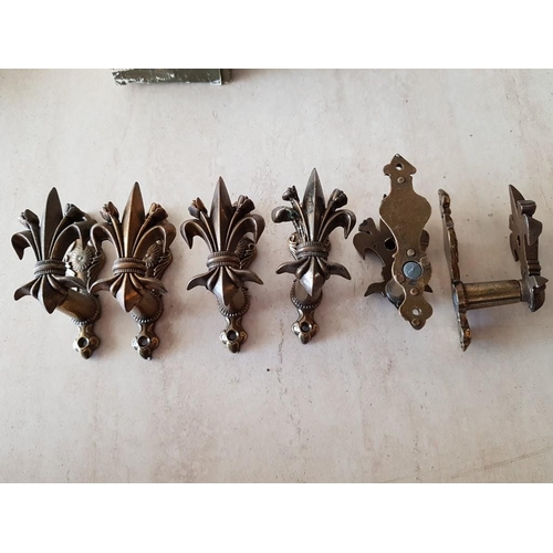 165 - Vintage Style Metal Sword Wall Hangers, (9 x Pairs and 1 x Single)