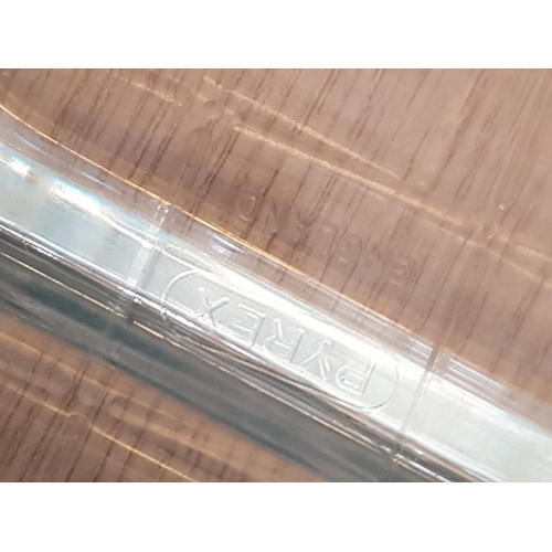 425 - Set of 3 x Large Rectangular Pyrex Multifunctional Trays (Approx. 26 x 32cm), Together with 2 x Larg... 
