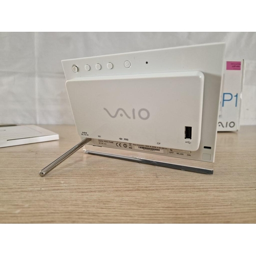 768 - Sony Vaio CP1 Digital Photo Frame 7'' (White), with Original Box, Looks Unused