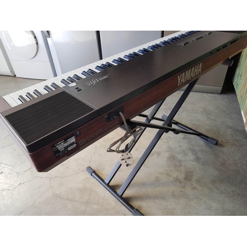 100A - Yamaha PF15 Digital Piano / Electric Keyboard, on Stand * Basic Test and Working *

(Donation by Mrs... 