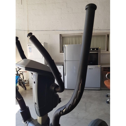 32A - Kettler Cross Trainer / Elliptical Machine, Vertso 107