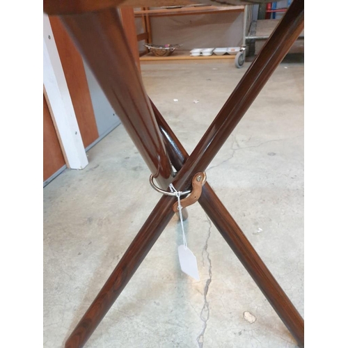 567 - Leather / Hide and 3-Wooden Leg Stool from Pakistan, Unused.