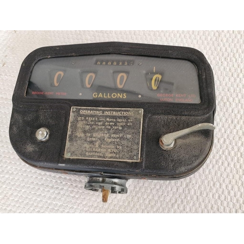 107 - Vintage Petrol Pump Meter / Flow Meter by 'George Kent Ltd', of Luton, England, Circa 1965, * Basic ... 