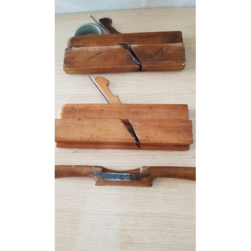 34 - 5 x Vintage Moulding Planes & Spoke Shave, (6)