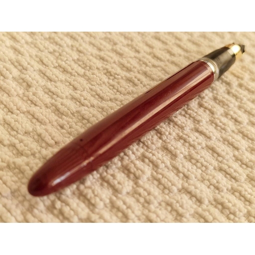 116 - Vintage Sheaffers White Dot Fountain Pen, Burgundy Colour with Twist Cap, Made in Canada, with 14k (... 