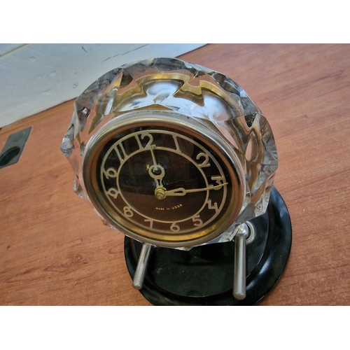 178 - Vintage 'Mayak' Crystal Table / Desk Clock, Made in USSR, Manual Wind, * Running When Lotted *