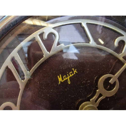 178 - Vintage 'Mayak' Crystal Table / Desk Clock, Made in USSR, Manual Wind, * Running When Lotted *