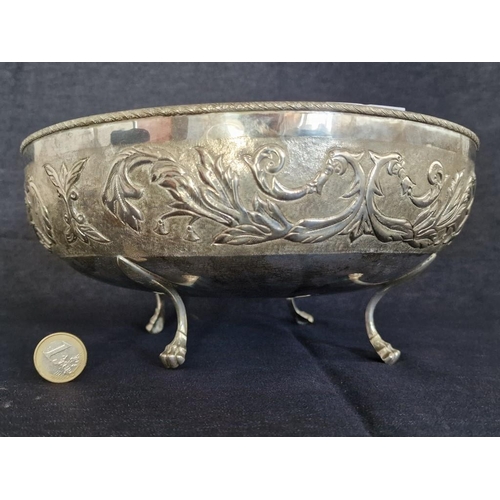 140 - Decorative Silver (.830) Fruit Bowl with Classic Foliage Relief and 4 x Lion Feet, (Approx. Ø: 27cm,... 