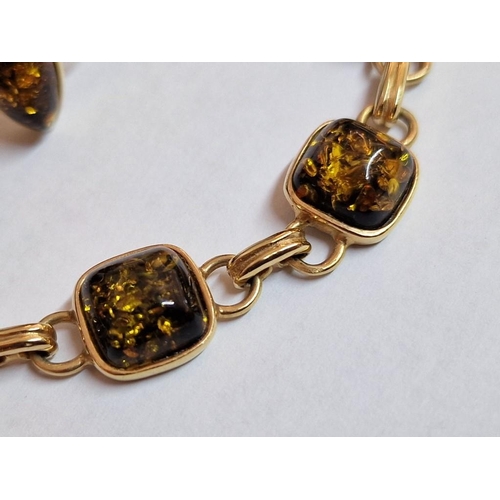 152 - Beautiful Jewellery Set in 9ct Gold and Green Amber; Matching Bracelet (L;18.5cm), Ring (Size; K ), ... 