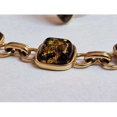 152 - Beautiful Jewellery Set in 9ct Gold and Green Amber; Matching Bracelet (L;18.5cm), Ring (Size; K ), ... 