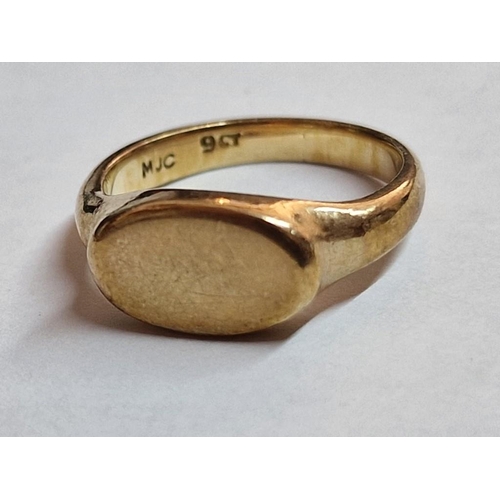 155 - 9ct Gold Signet Ring, (Approx. Size: J, 3.9g)