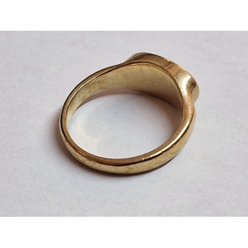 155 - 9ct Gold Signet Ring, (Approx. Size: J, 3.9g)