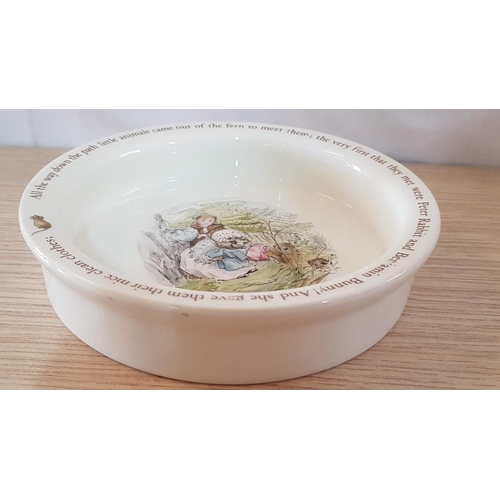 86 - Large Wedgwood Bowl with Mrs Tiggy-Winkle, Beatrix Potter Design, (Approx. Ø: 17cm, H: 3.5cm)