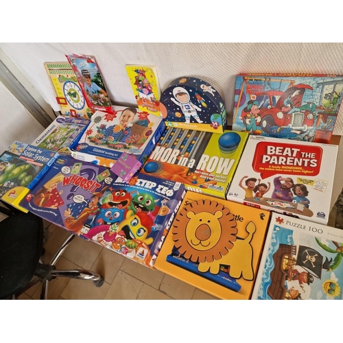 656 - Large Collection of Assorted Children's Games, Puzzles, etc