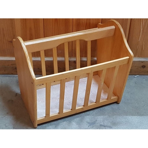 751 - Retro Wooden Magazine Rack, (Approx. 42 x 37 x 30cm)