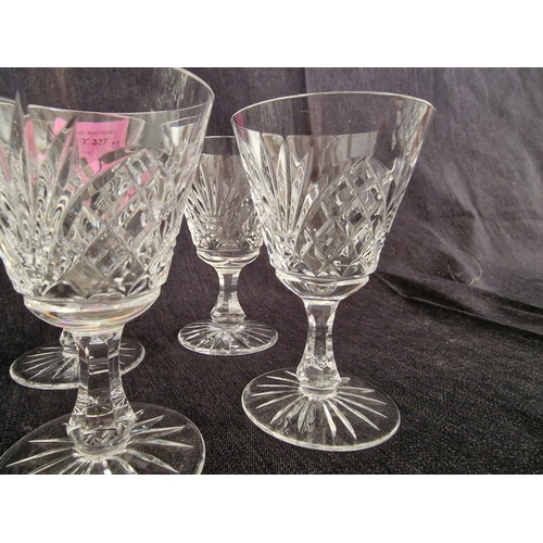 194 - Set of 5 x Crystal Wine Glasses and Set of 4 x Crystal Wine Glasses, (9)