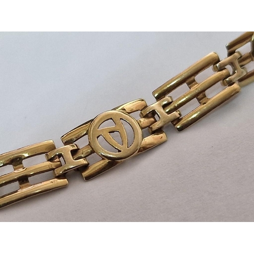 102 - Decorative 9ct Gold Bracelet, (Approx. L: 19.5cm, 5.3g)