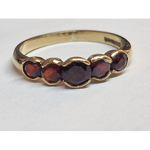 133 - 9ct Gold 5-Stone Garnet(?) Ring, (Approx. 2.0g, Size: N)