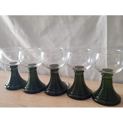 207 - Vintage Green Beehive Stemmed Cordial Aperitif Glasses (5 x Wine, 4 x Sherry) and 9 x Shot / Schnapp... 