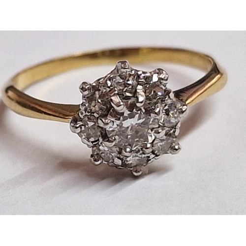 104 - 18ct Gold and Diamond Cluster Ring; Central Round Cut Diamond, (Approx. 0.25ct) with Surrounding 8 x... 