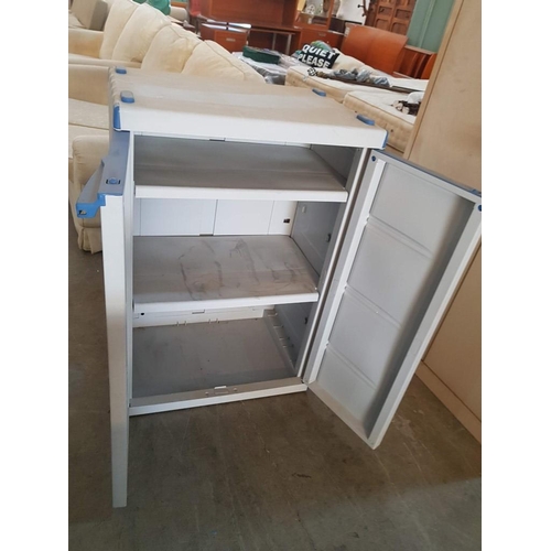 10B - Plastic Storage Cabinet, (Approx. 44.5 x 64.5 x 94.5cm)