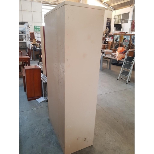 116 - 2-Door Metal Cabinet, Lockable with 2 x Keys, (Approx. 89 x 45 x 184cm)