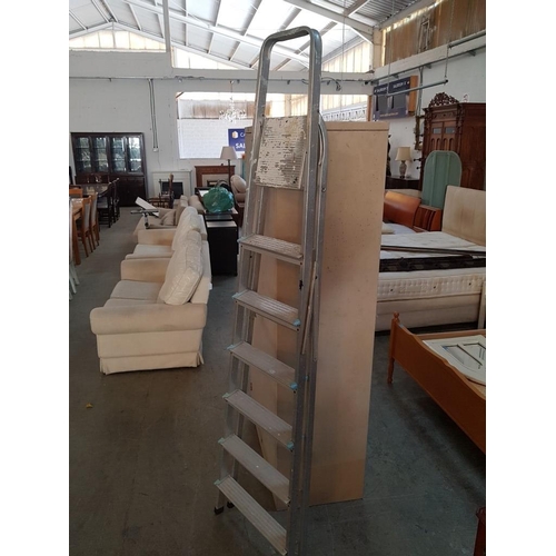 118 - 7-Step Aluminium Folding Step Ladder