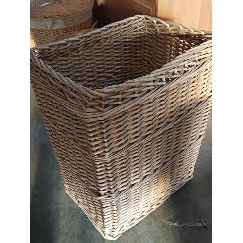 128 - Large Wicker Laundry Basket, (Approx. 46 x 34 x 56cm)