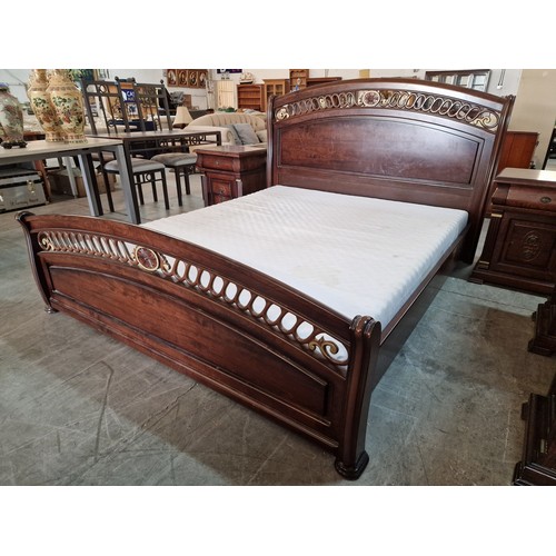 150A - Classical Style Bedroom Set; Double Bed with Dark Wood Surround and Decorative Arched Top Headboard ... 