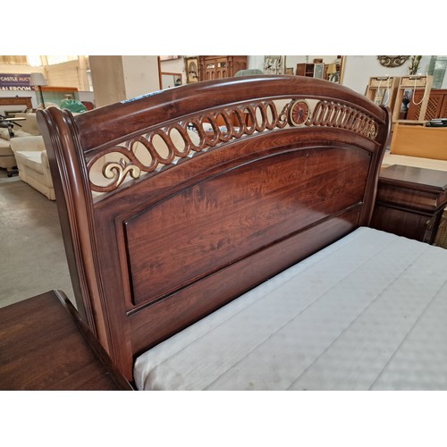 150A - Classical Style Bedroom Set; Double Bed with Dark Wood Surround and Decorative Arched Top Headboard ... 