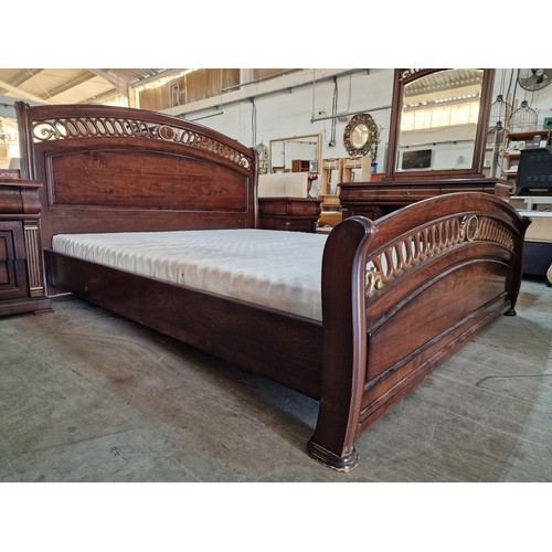 150A - Classical Style Bedroom Set; Double Bed with Dark Wood Surround and Decorative Arched Top Headboard ... 